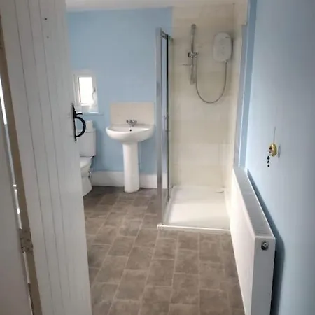 Apartment Lingfield Ewenique Views Pets Welcome